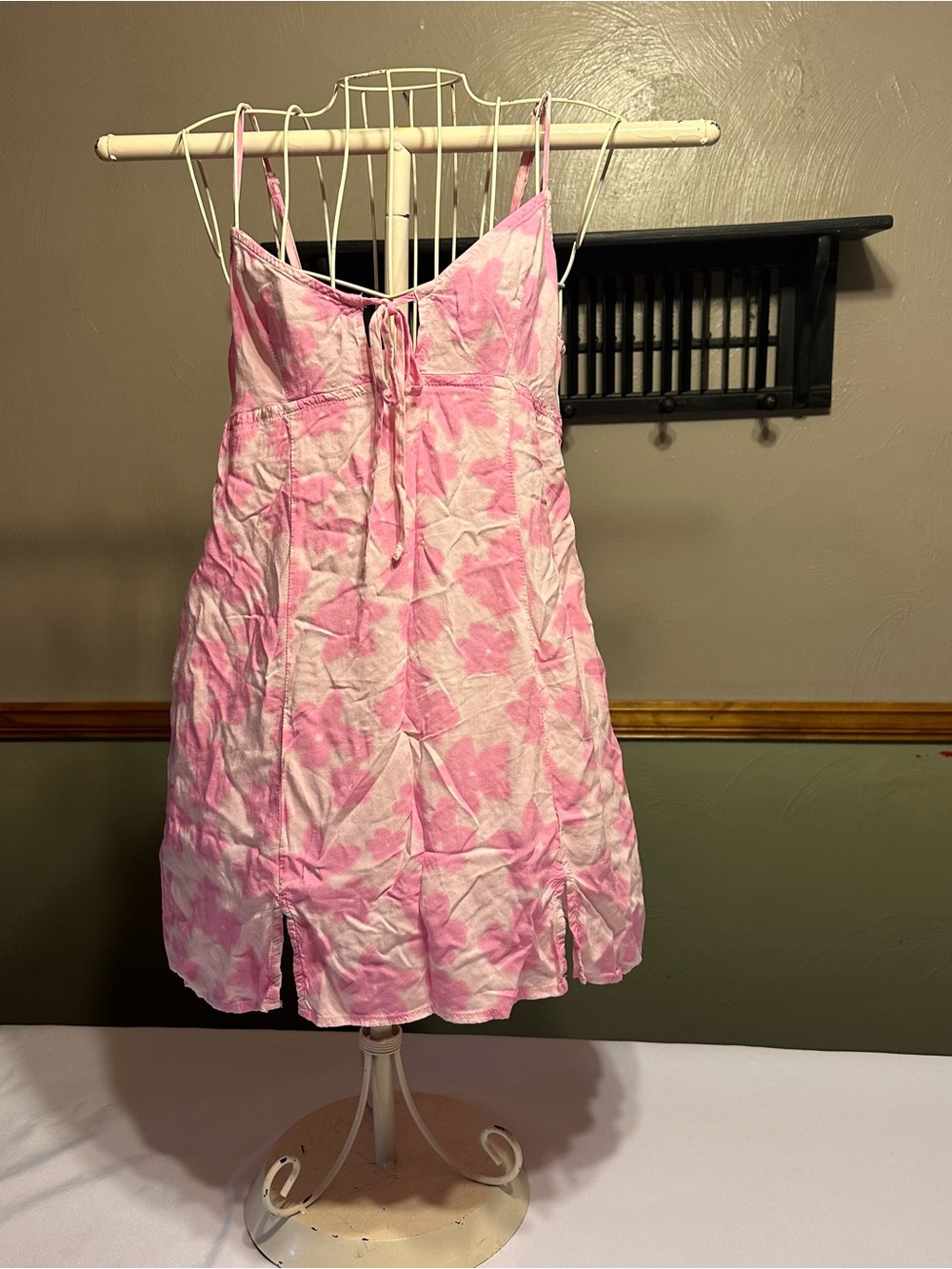 wild fable Pink floral Spaghetti Strap  mini Dress with pockets!